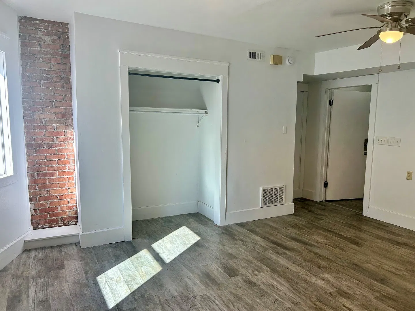 730 W Jefferson St — Photo 3