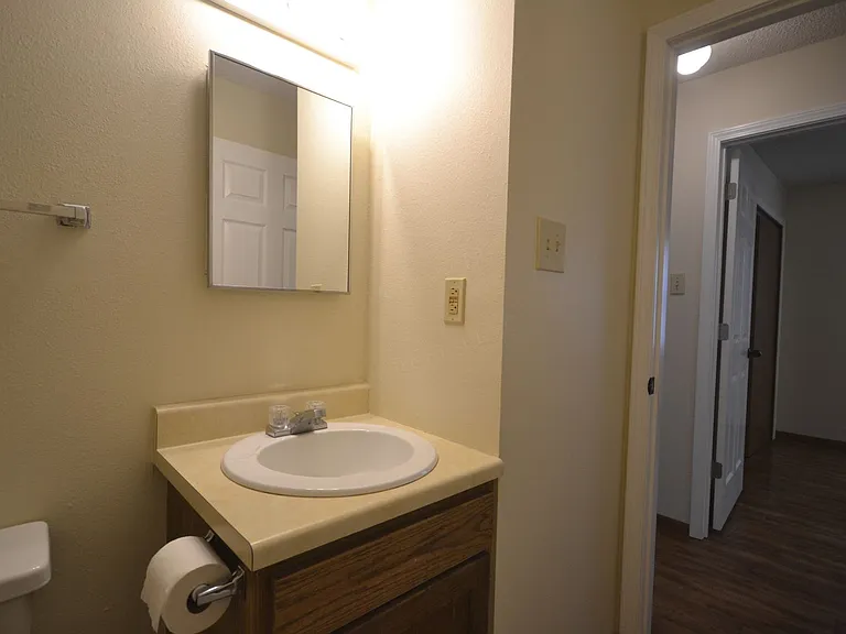 710 Elm Dr — Photo 10