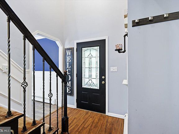5th image of 161 Acorn Ln