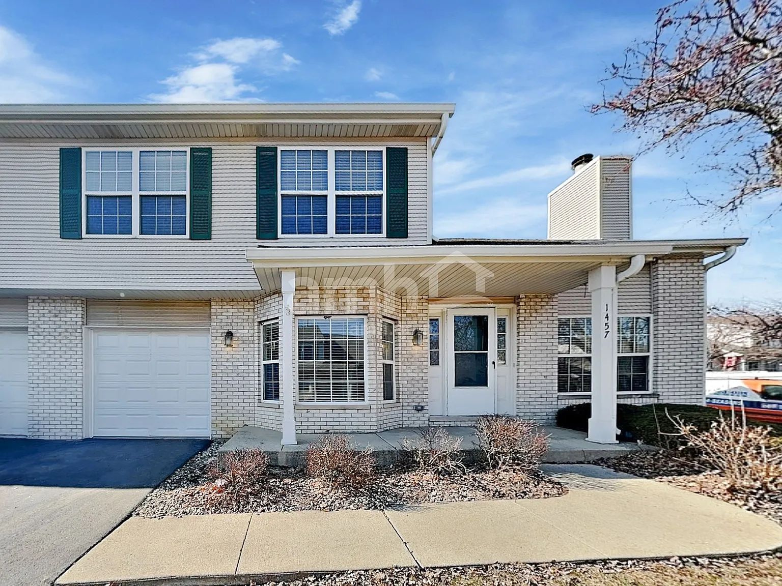 2 bed, 1.5 bath, 1396 sqft, $2,425 — Photo 1
