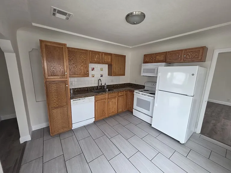 1420 Ohio St #A — Photo 13