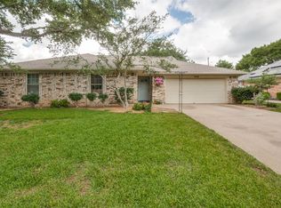 5725 Rio De Janeiro Cir, North Richland Hills, TX 76180