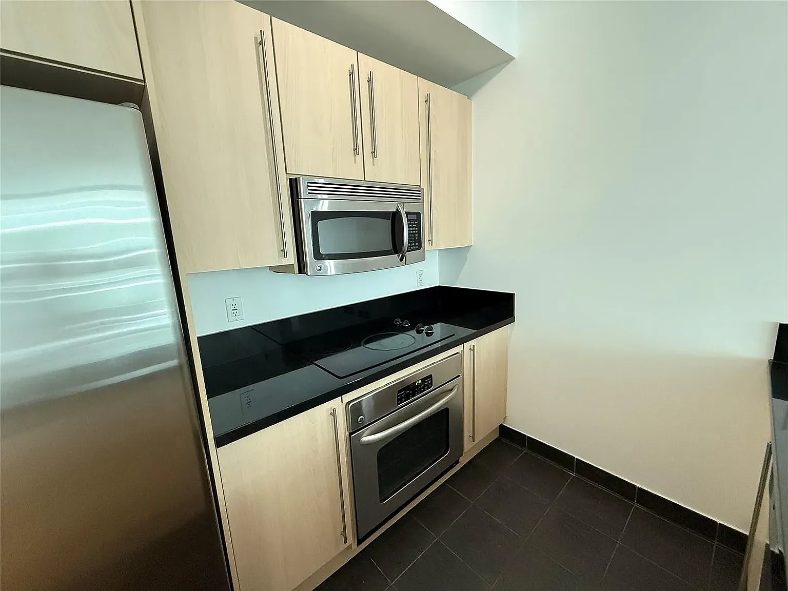 1 bed, 707 sqft, $2,800 — Photo 3