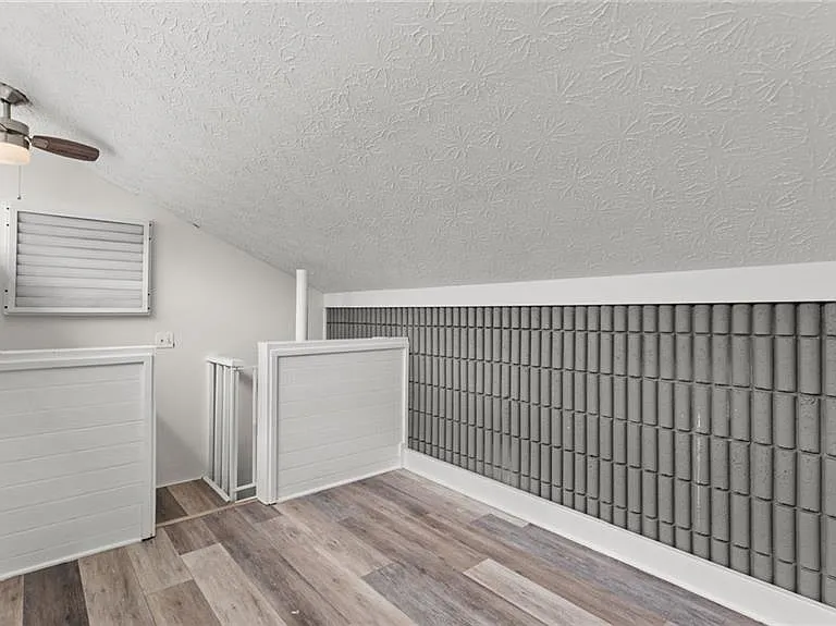 216 Goshen Ln — Photo 27