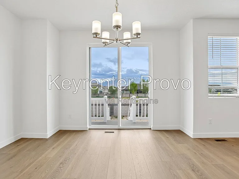 2568 N 3670 W — Photo 8
