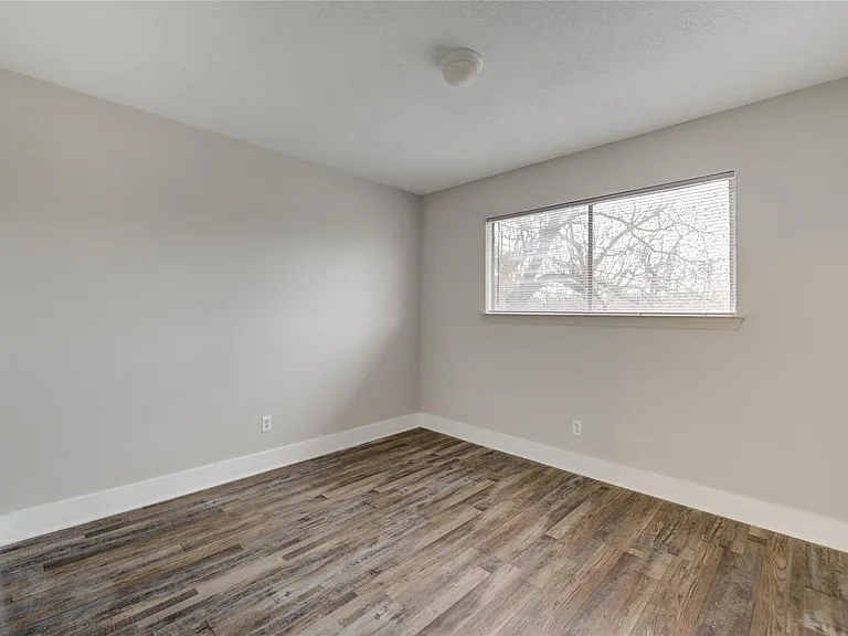 6603 1/2 Narcissus St — Photo 20