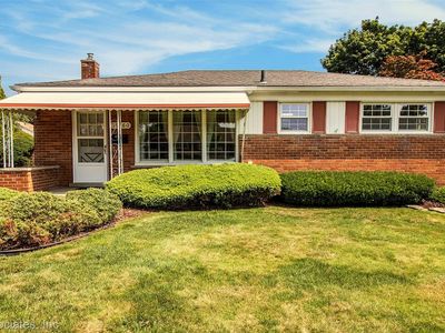 35260 Richland St, Livonia, MI, 48150