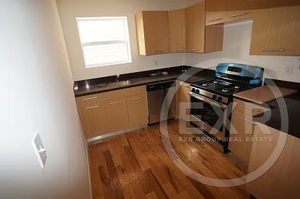 Rented by EXR | media 40