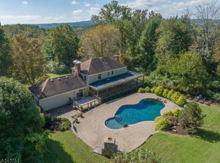 1 Creek Rim Rd, Lebanon, NJ 08833