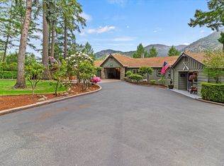 4990 Rogue River Hwy, Grants Pass, OR 97527