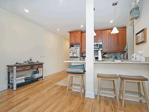 3rd image of 510 W 135th St APT 24