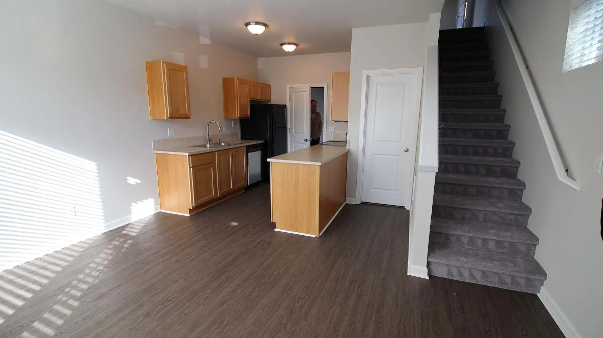 2 bed, 2.5 bath, 1120 sqft, $1,800 — Photo 1