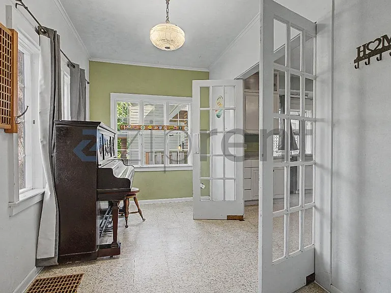 8612 SW 20th Ave — Photo 6