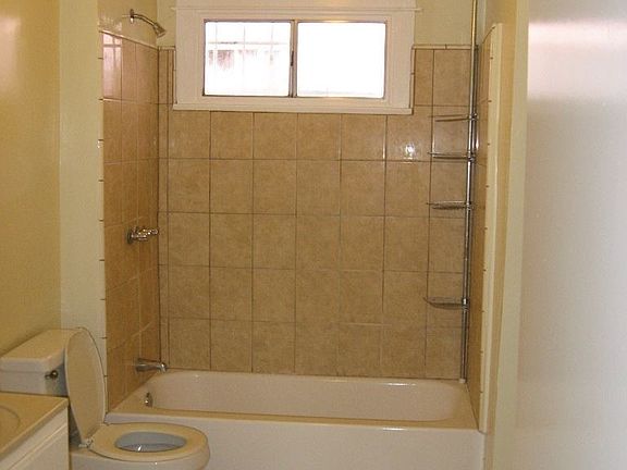 5th image of 1146 E 106th St