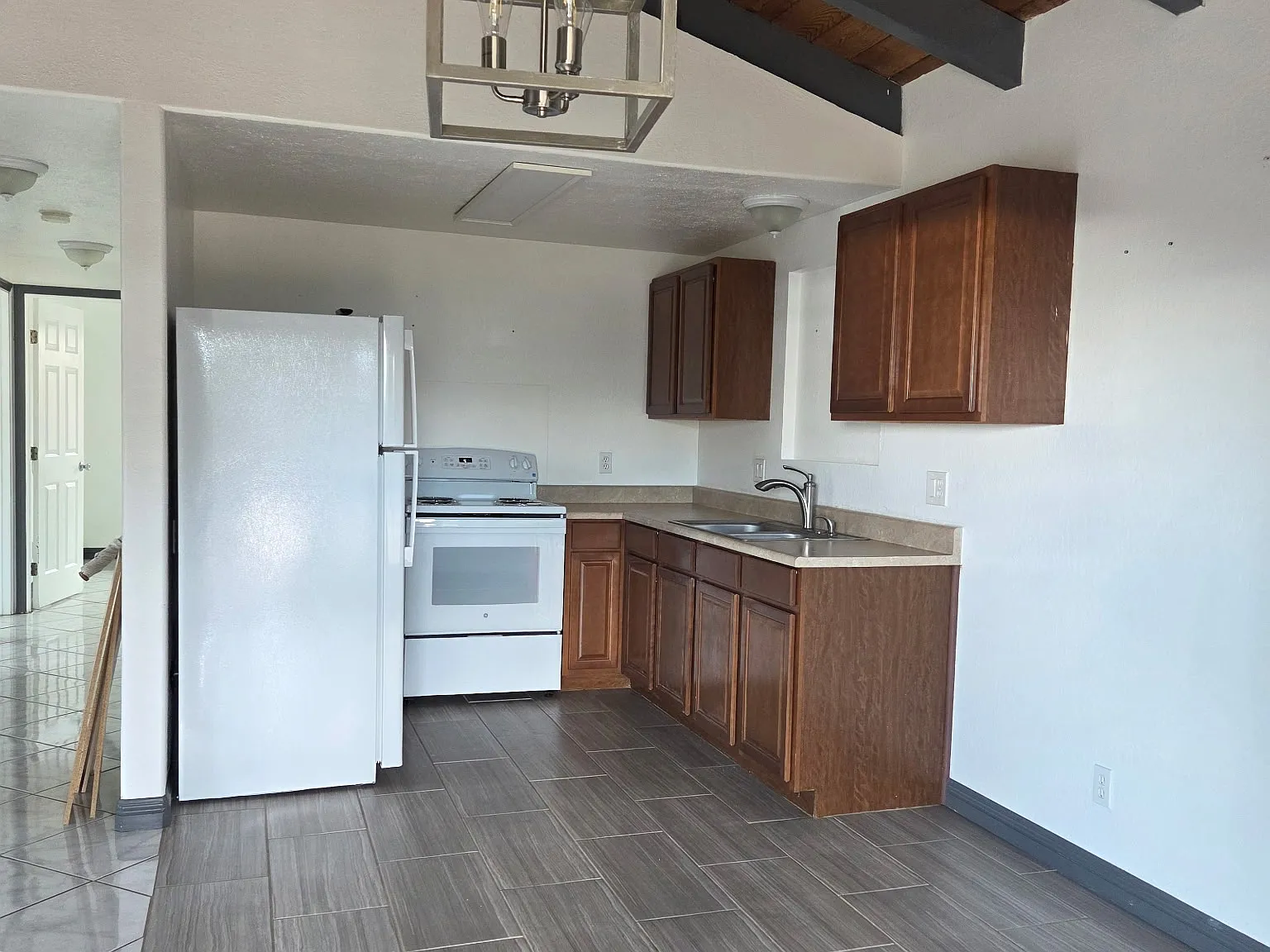 877 Laalo St — Photo 2