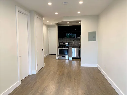 Rented by Bruma Realty LLC | media 15