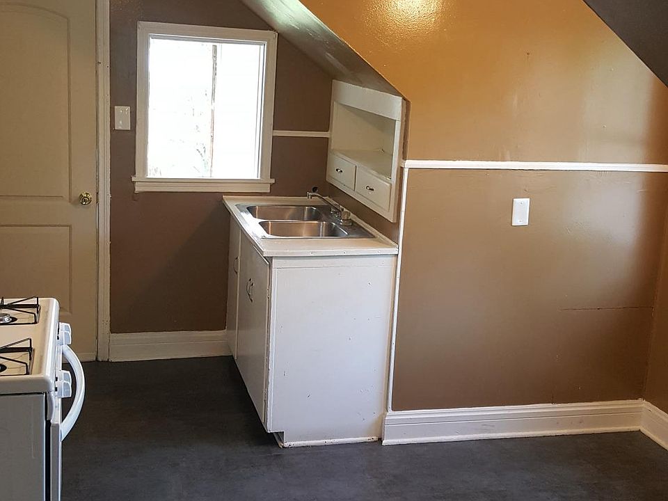 2nd image of 904 W Race Ave APT 4