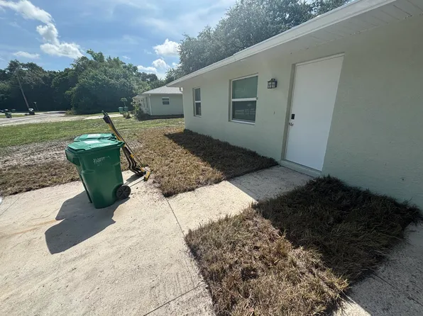 2147 Sibley Ave, Fort Pierce, FL 34982