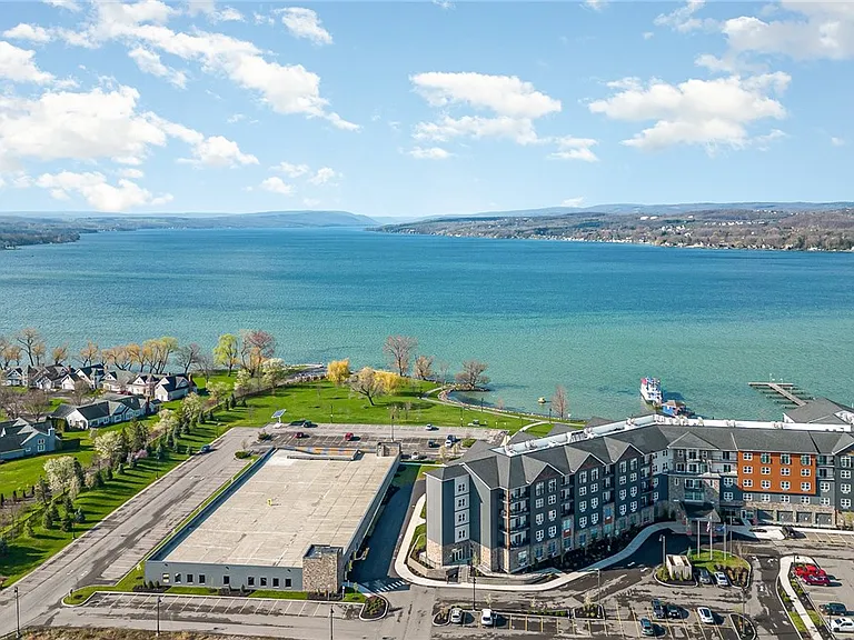 205 Lakeshore Dr #403 — Photo 3
