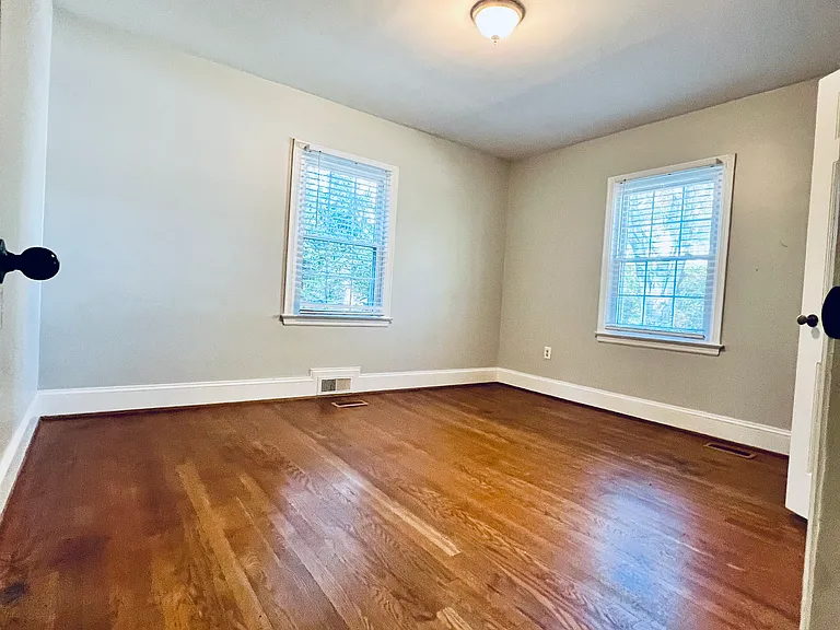 300 Pinecrest Dr — Photo 26
