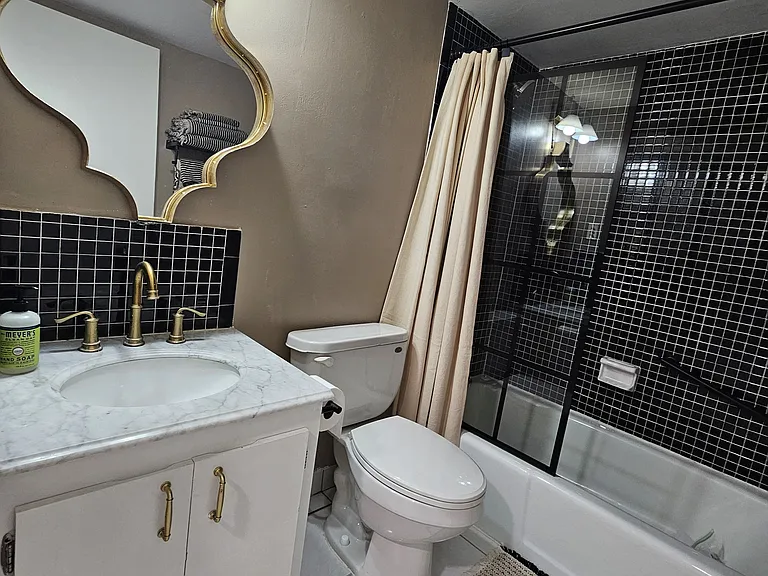 2244 Winkler Ave #108 — Photo 39