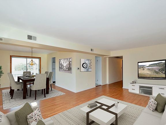 3rd image of 5214 Galitz St #403