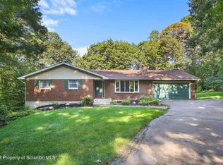 700 Willard Rd, Mount Cobb, PA 18436