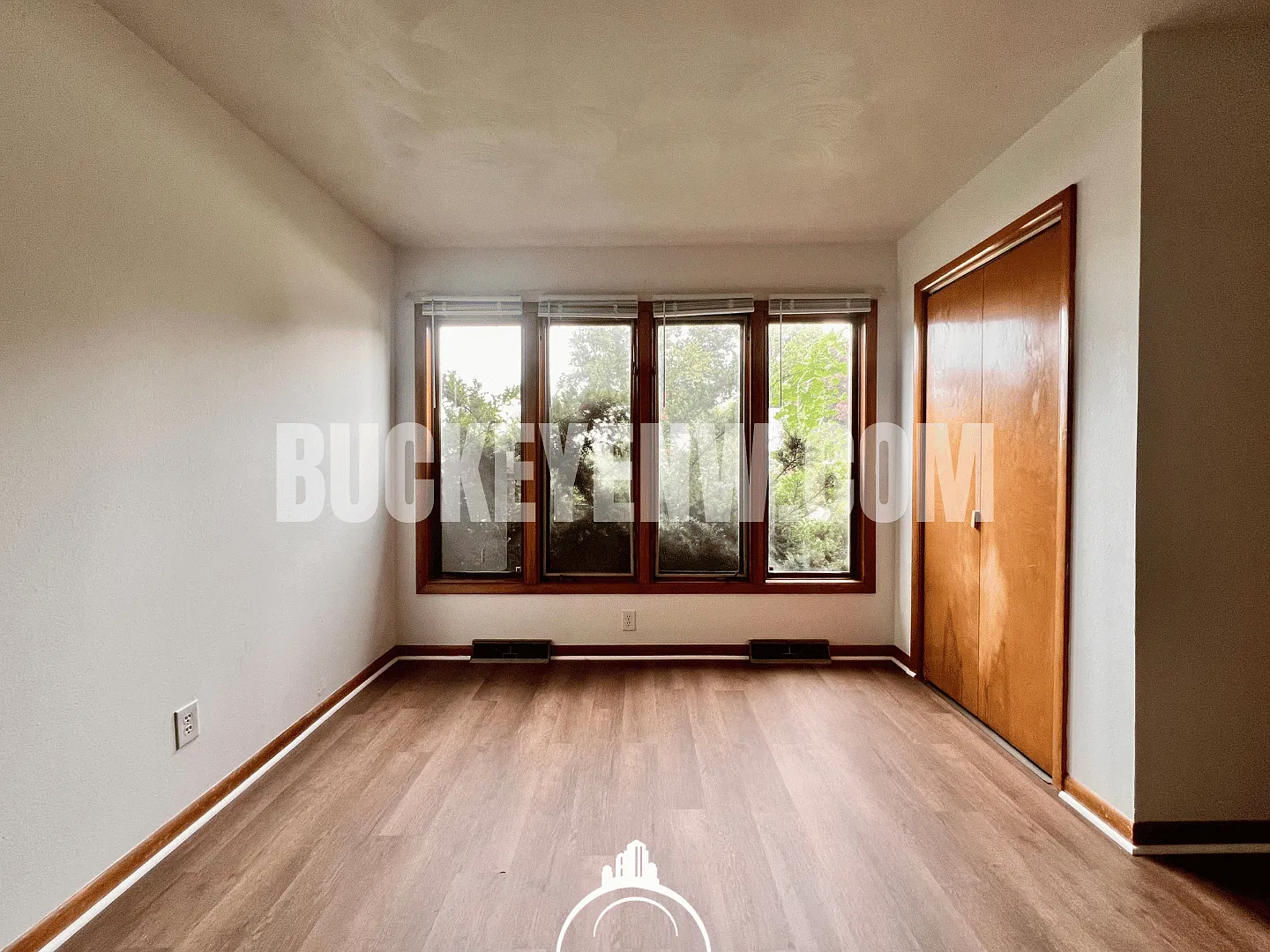 2420 Eastgate — Photo 4