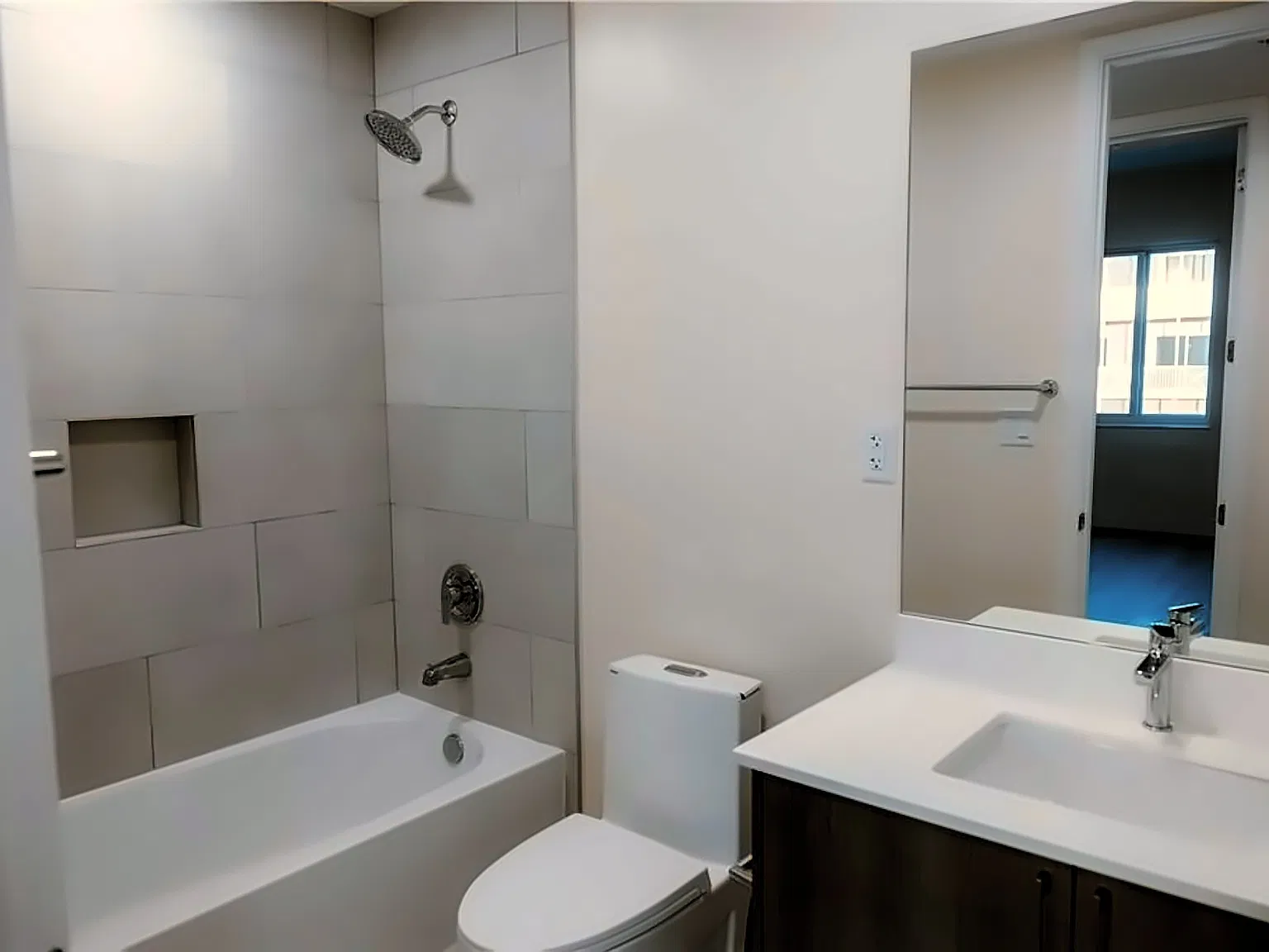 3 bed, 1469 sqft, $2,600 — Photo 4