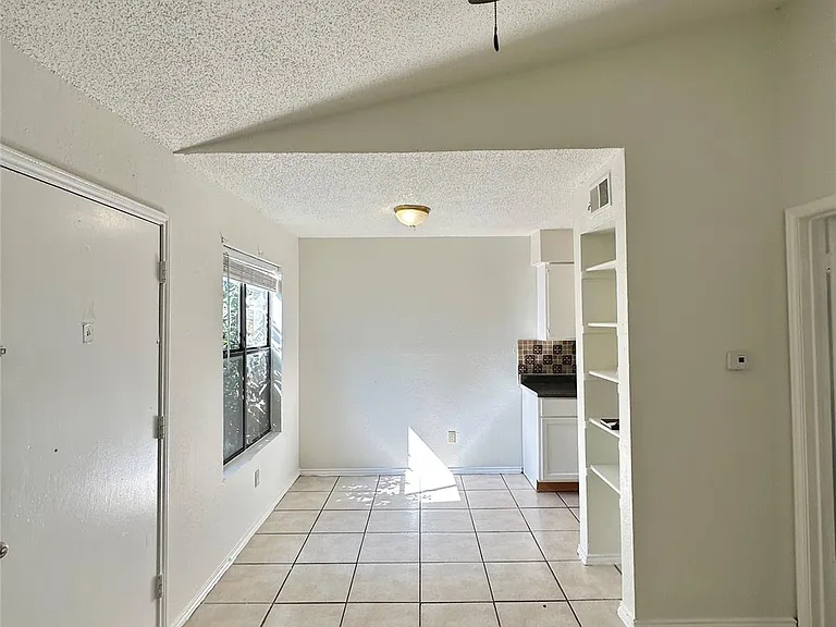 4322 Gillis St #204 — Photo 10