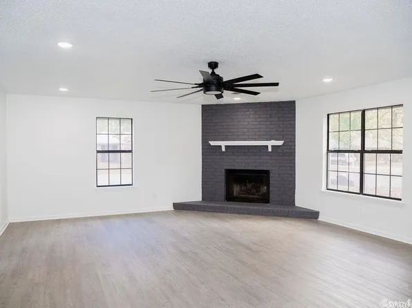 22 Constitution Ave, White Hall, AR 71602