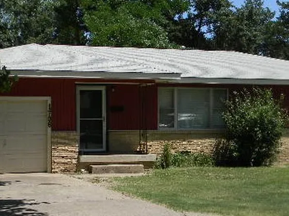 1706 S B St, Blackwell, OK 74631