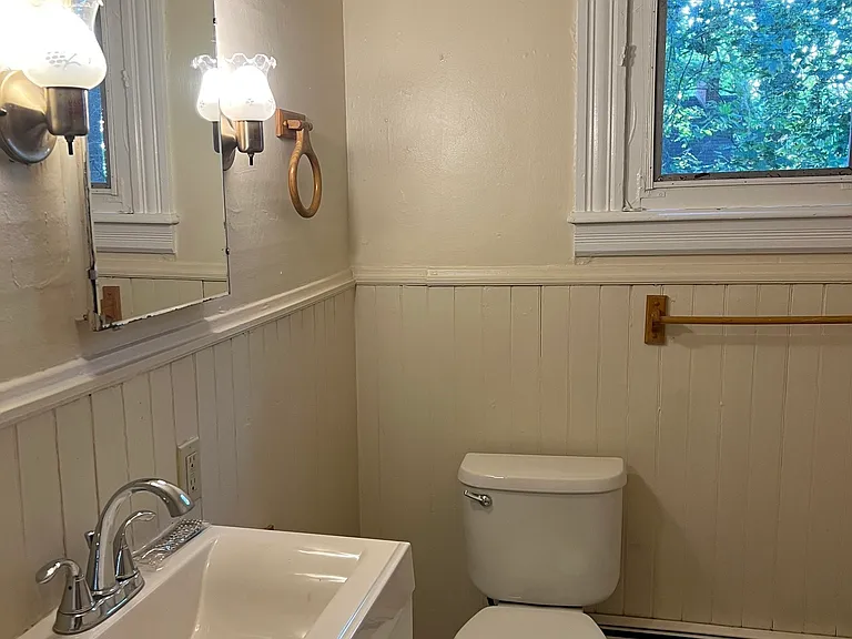 115 Giles Street — Photo 24