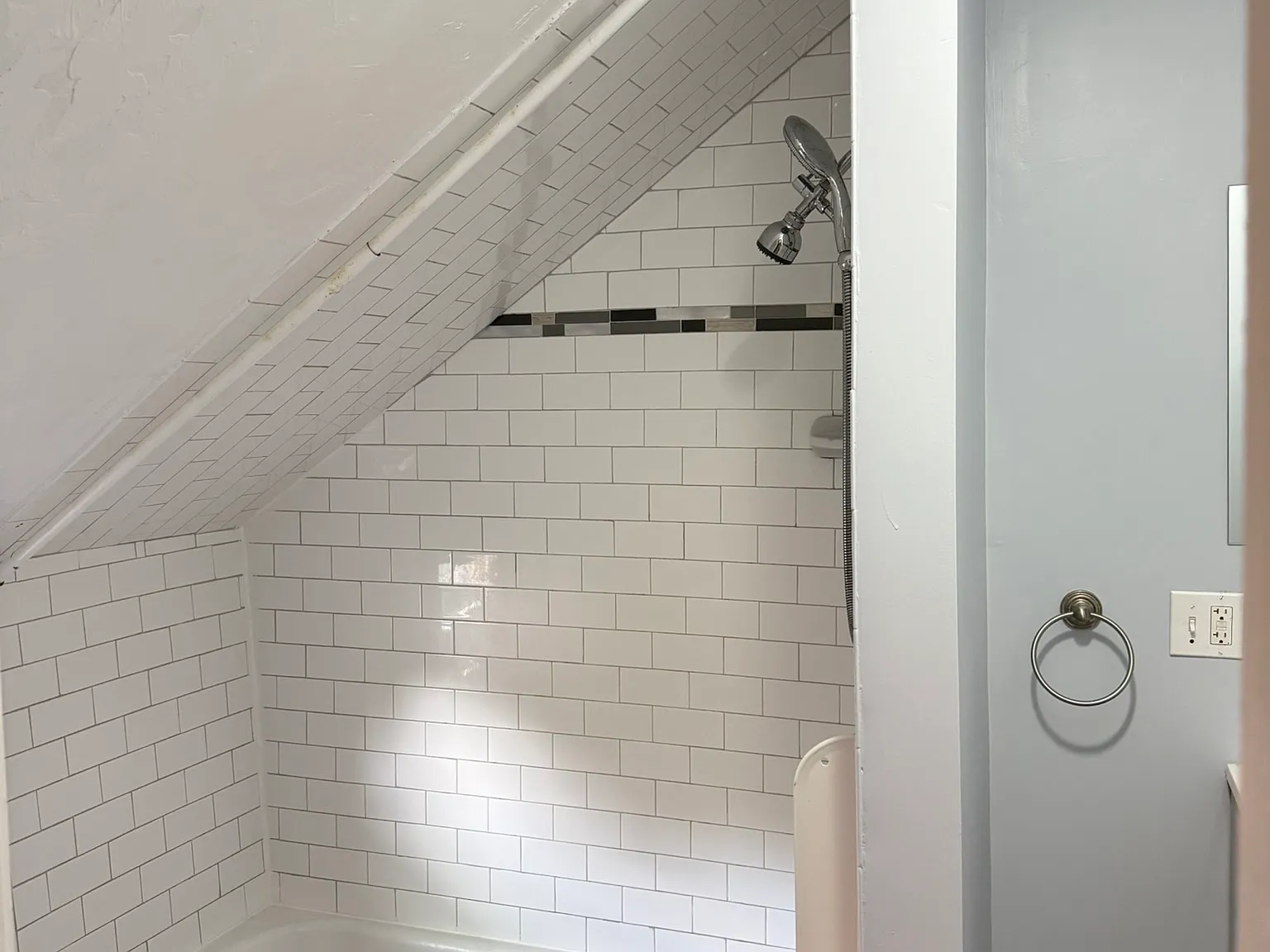 2 bed, 1910 sqft, $2,600 — Photo 2