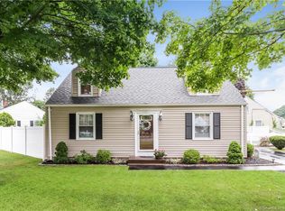 15 Glenmoor Dr, East Haven, CT 06512