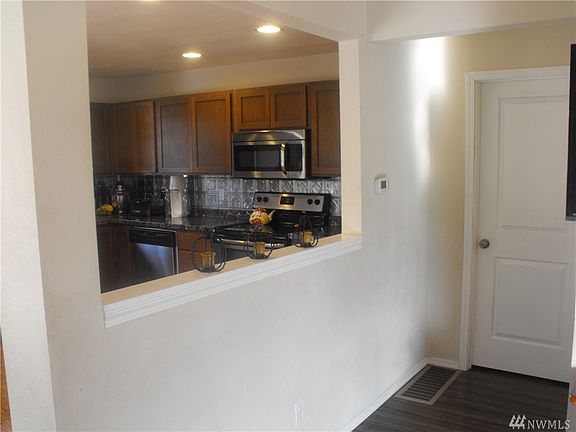 4th image of 319 S 84th St