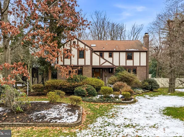 705 Iron Post Rd, Moorestown, NJ 08057