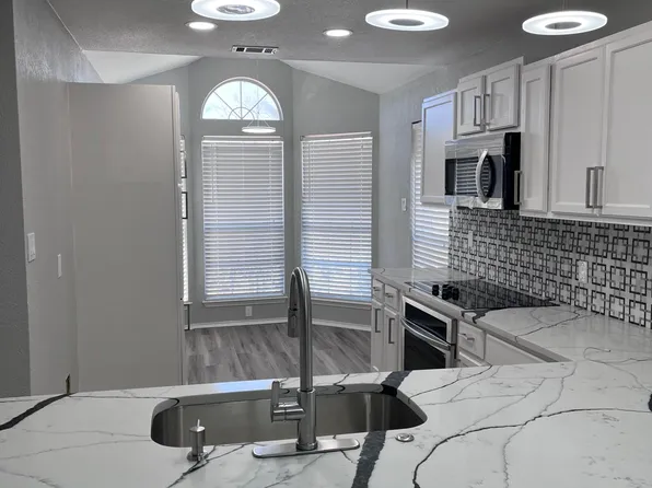 6820 Douglas Crk, Plano, TX 75023