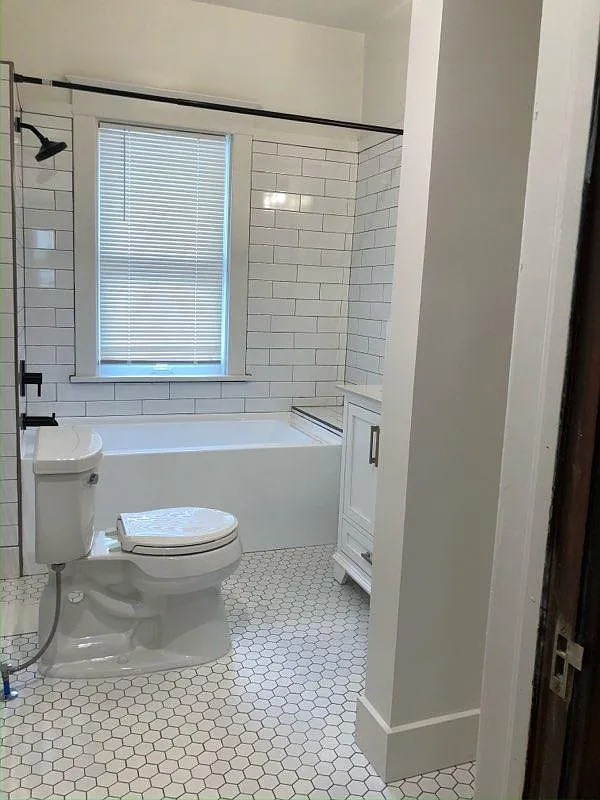 1 bed, 898 sqft, $1,350 — Photo 3