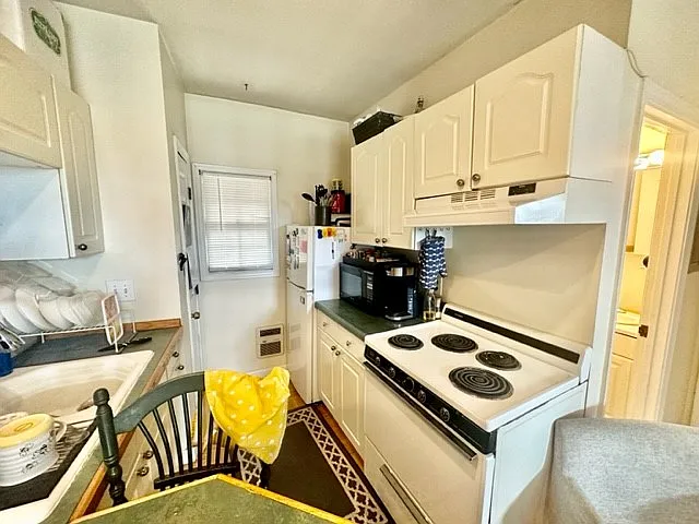 472 Commercial St #2 — Photo 6