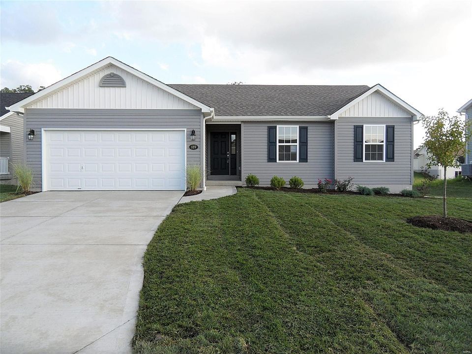 PHOTOS ARE OF A PREVIOUSLY BUILT OAK MODEL, SOME FEATURES MAY DIFFER FROM THE HOME UNDER CONSTRUCTION