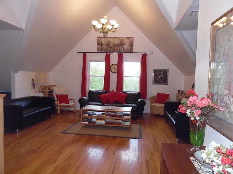 95 Howard Ave #3 — Photo 2