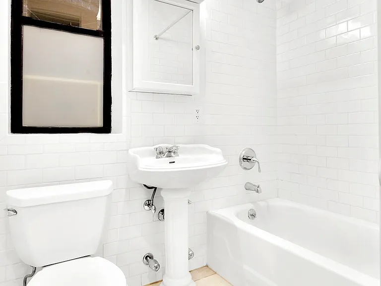 420 E 66th St #3-A — Photo 4