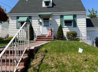 95 Palsa Ave, Elmwood Park, NJ 07407