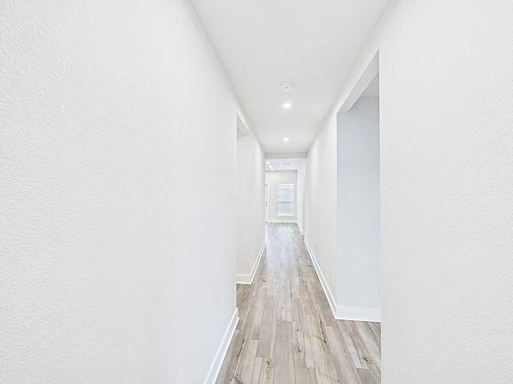 2nd image of 5302 Lyle Pl