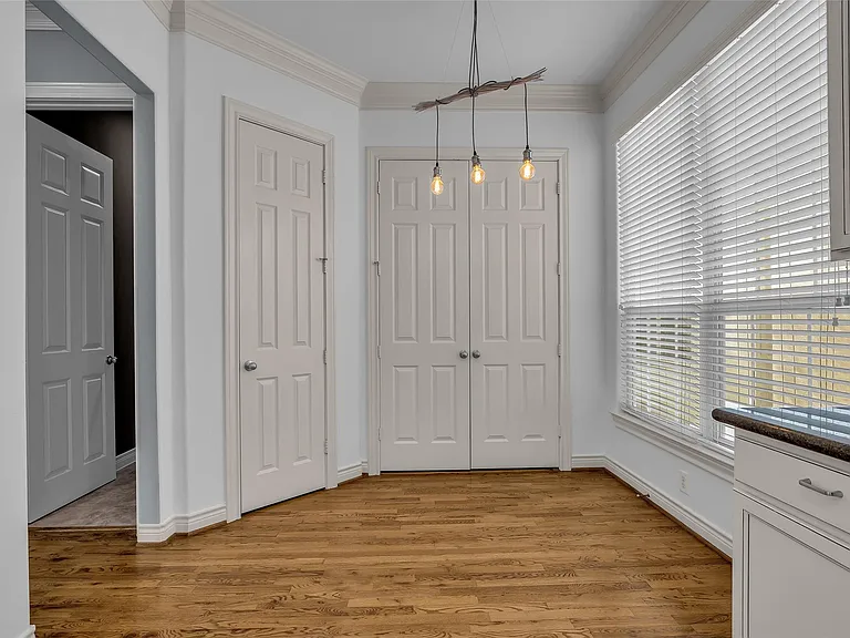 5724 Kansas St — Photo 11
