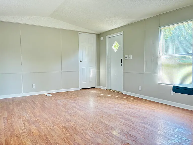 3822 Towery Rd #8 — Photo 3