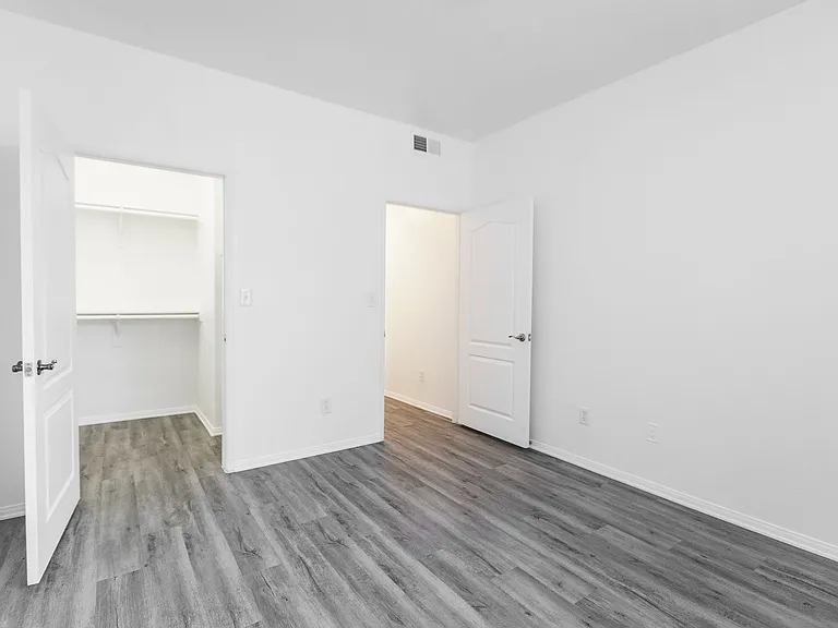 2245 Beverly Glen — Photo 58