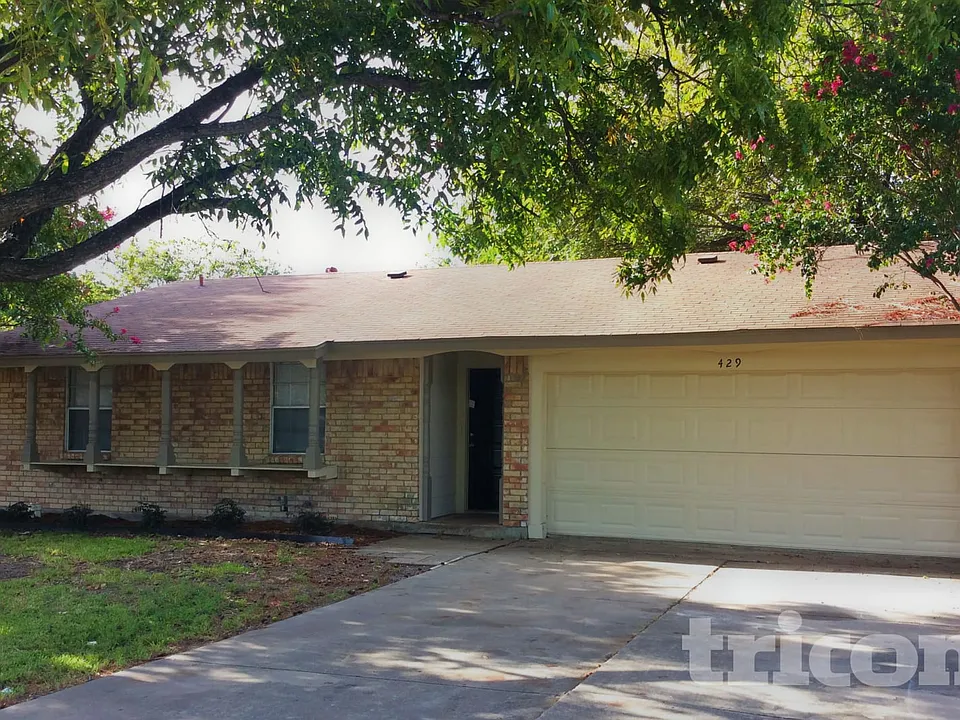 429 W Ferndale Ln