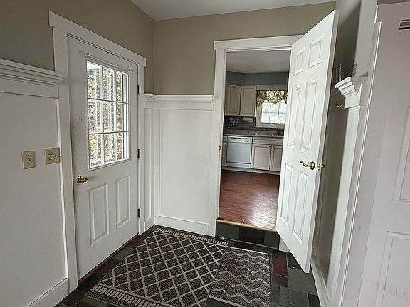 3rd image of 675 County Line Rd